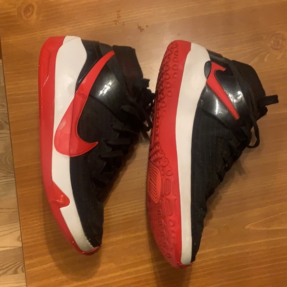 KD 13 BRED. Men’s size 10 basketball shoes - Picture 3 of 7